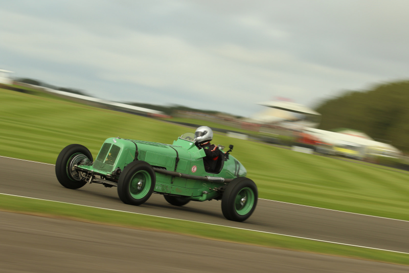 Illustration for article titled The Vintage Racing At The Goodwood Revival Is Simply The Best